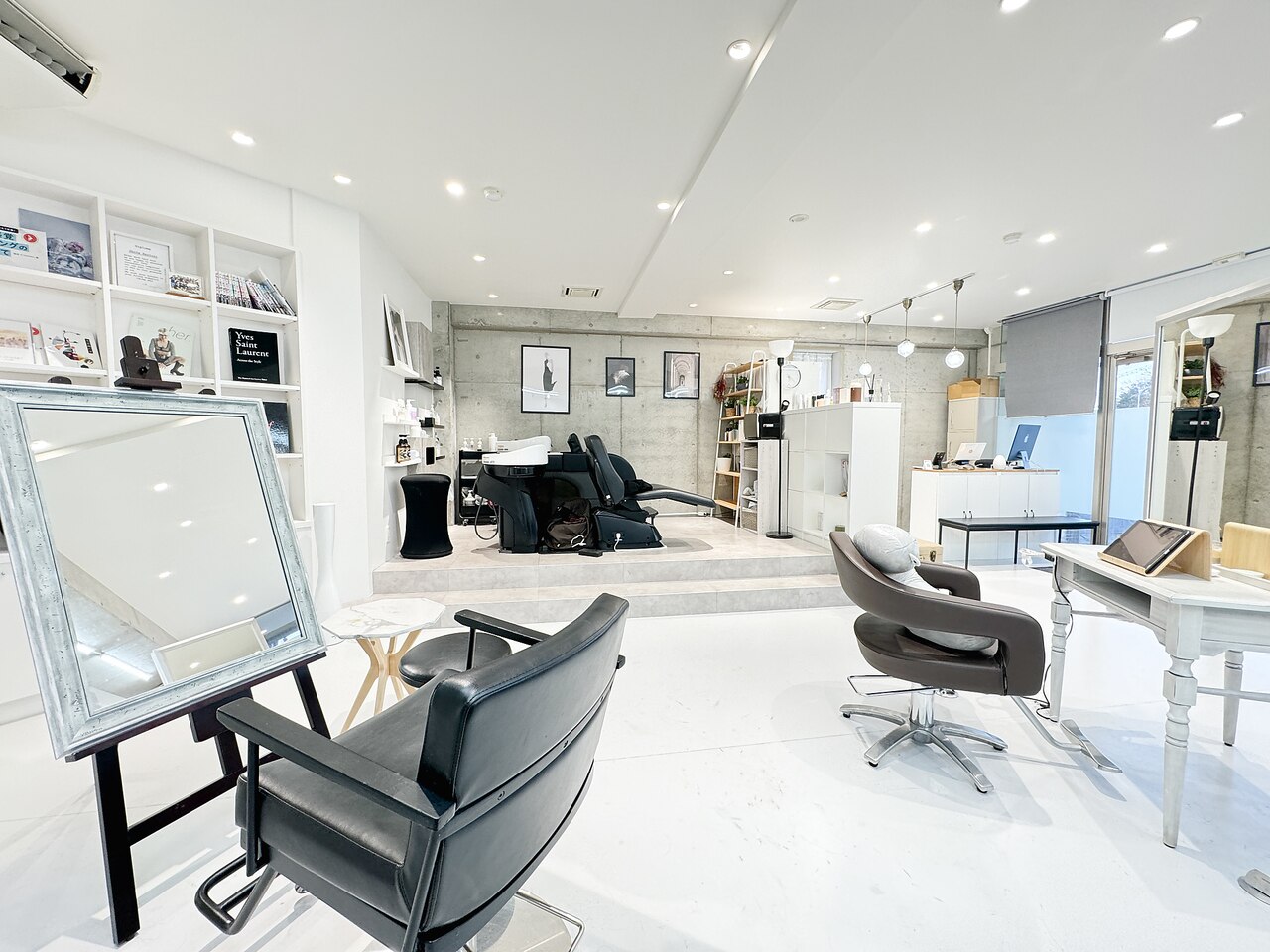 LEVヘアサロンの店内